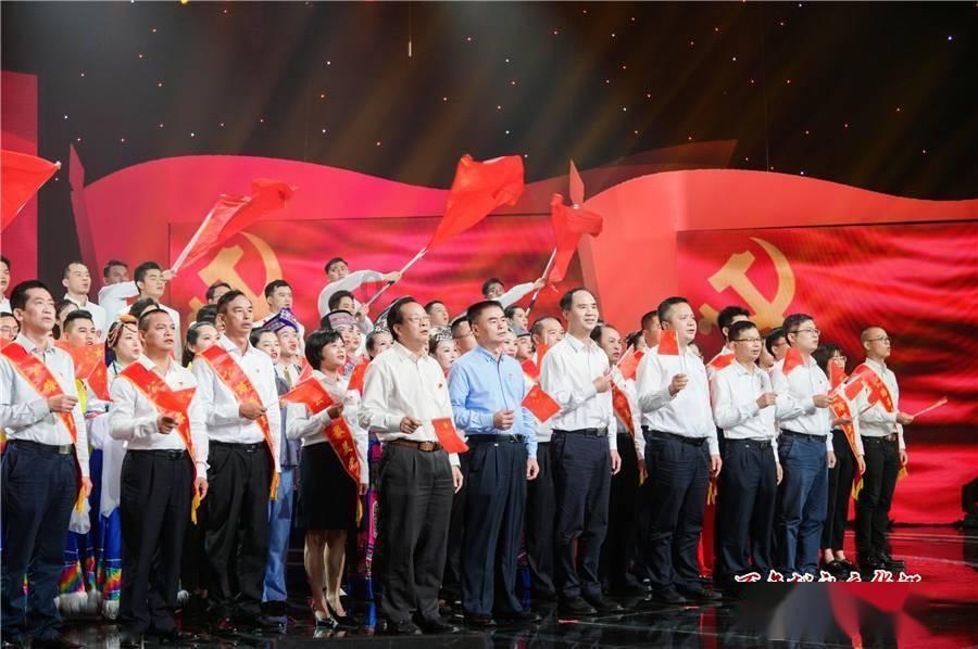 28岁孙俪邀请36岁张晓龙一件事，张晓龙为什么面露痛苦地拒绝